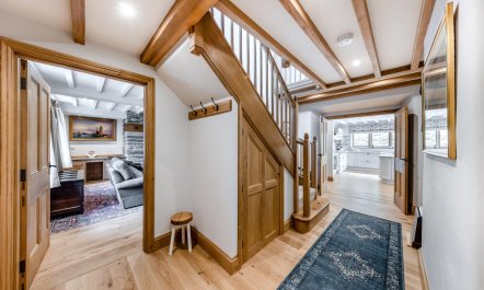 4 Bed in Derwenlas 9