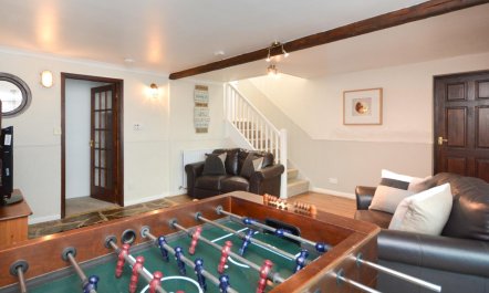 6 Bed in Hersham 3