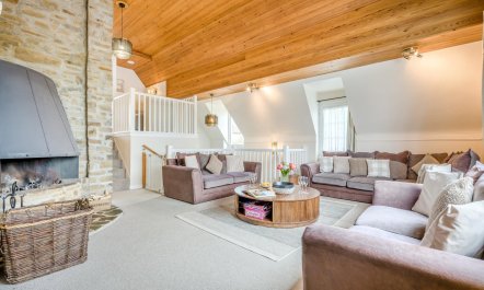 6 Bed in Hersham 2