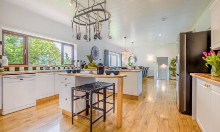 6 Bed in Hersham 7
