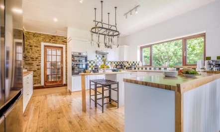 6 Bed in Hersham 6