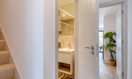 2 Bed in Eastbourne 6