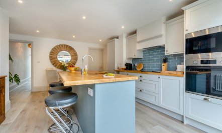 2 Bed in Eastbourne 2