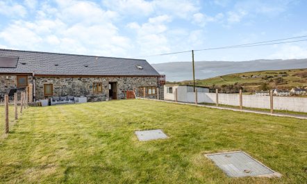 2 Bed in Rhoslefain 0