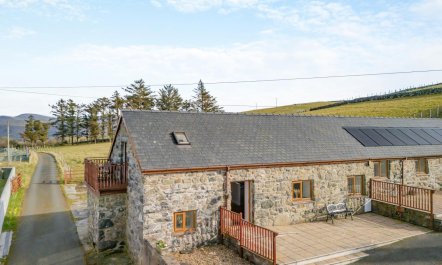 2 Bed in Rhoslefain 0