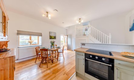 2 Bed in Rhoslefain 1