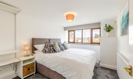2 Bed in Rhoslefain 4