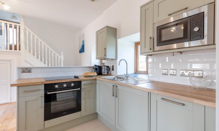 2 Bed in Rhoslefain 6