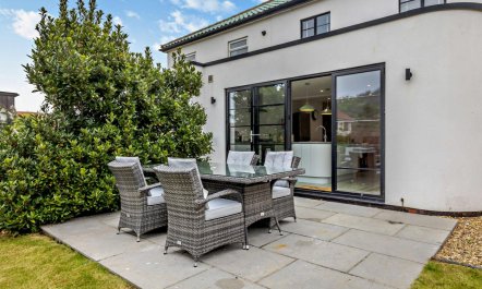 3 Bed in Overstrand 9