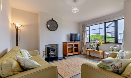 3 Bed in Overstrand 2