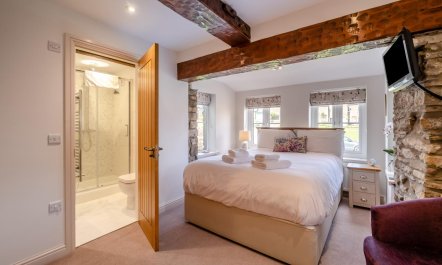 3 Bed in West Burton 9