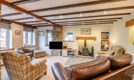 3 Bed in West Burton 2