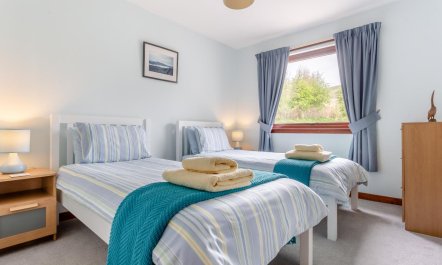 2 Bed in Ardvasar 9