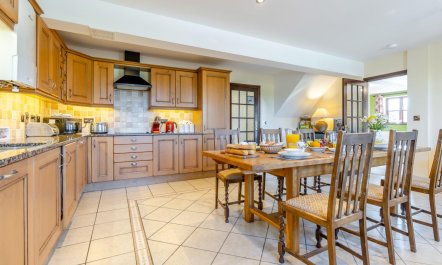 2 Bed in Llangorse 8