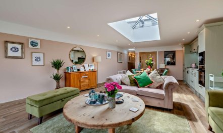 2 Bed in Lyme Regis 2