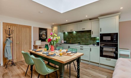 2 Bed in Lyme Regis 5