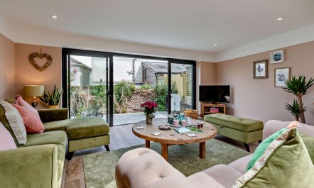 2 Bed in Lyme Regis 8