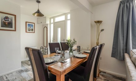 3 Bed in West Lulworth 5