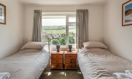 3 Bed in West Lulworth 9