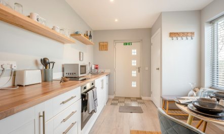 1 Bed in Coldingham 1