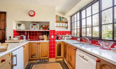 5 Bed in Cathedine 9