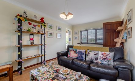 1 Bed in Pentre Berw 2