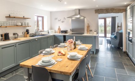 3 Bed in Whitstone 7