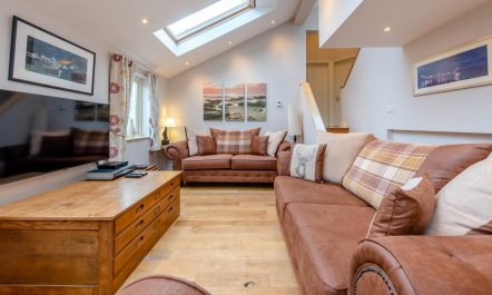 3 Bed in Freshwater East 2