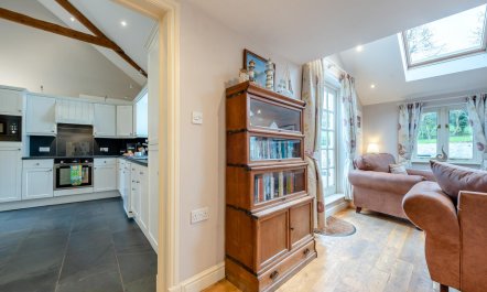 3 Bed in Freshwater East 5