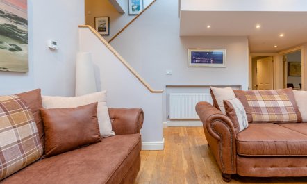 3 Bed in Freshwater East 4