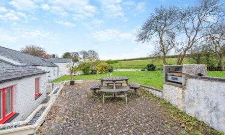 3 Bed in Freshwater East 0
