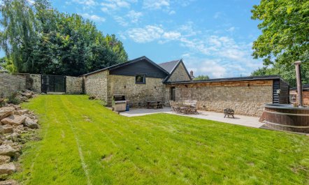 3 Bed in West Farleigh 1