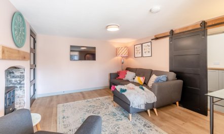 2 Bed in North Wootton 8