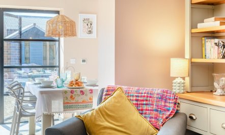 2 Bed in North Wootton 1