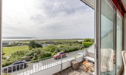 3 Bed in Aberdovey 1