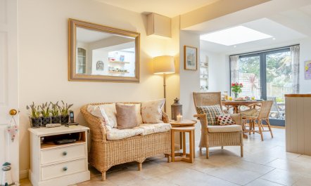 2 Bed in Freshwater 1