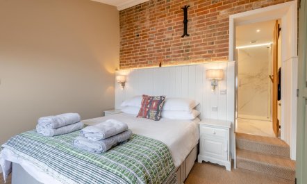 4 Bed in Peasmarsh 8