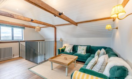 4 Bed in Peasmarsh 2