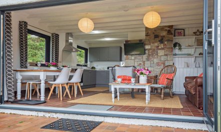 2 Bed in Aberdaron 3