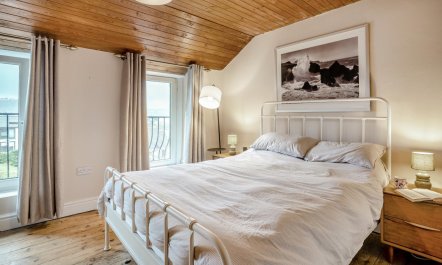 2 Bed in Mumbles 4