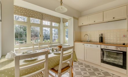 2 Bed in East Anstey 1