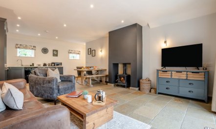 2 Bed in Crakehall 7