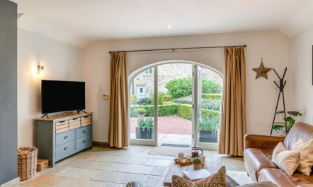 2 Bed in Crakehall 6