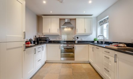 3 Bed in Crakehall 7