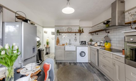 2 Bed in Horns Cross 5