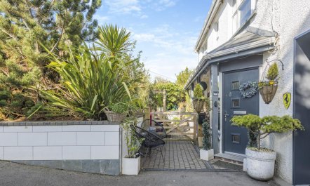 2 Bed in Horns Cross