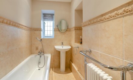 1 Bed in East Anstey 9