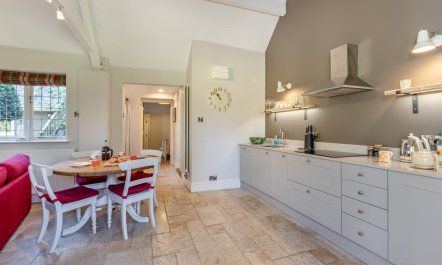 1 Bed in East Anstey 2