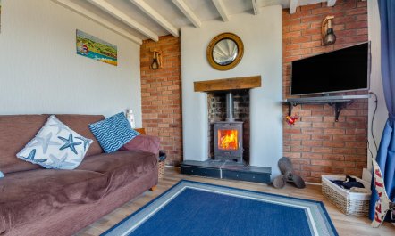 3 Bed in Aberdesach 6