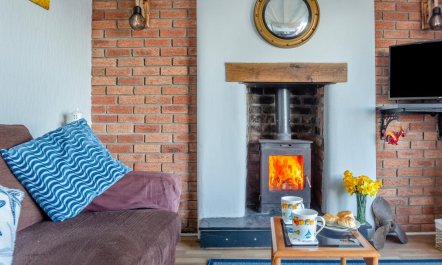 3 Bed in Aberdesach 7